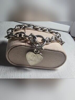 .925 Sterling Silver Heart Toggle Charm Bracelet .32 Grams Of Silver